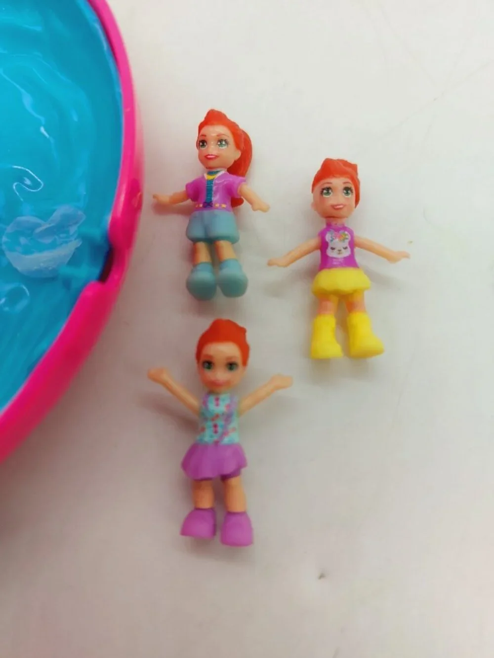 Mattel Polly Pocket Dollhouse Flamingo Swimming Pool Compact 3 Dolls